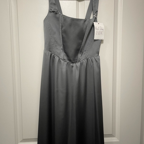 Show Me Your MuMu Nina Maxi Dress Deep Sage Luxe Satin - Picture 3 of 6